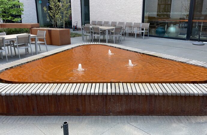 grote waterpartij corten